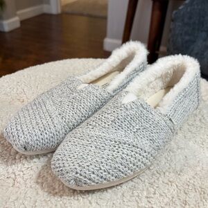 Tom's Cable knit fur lined  sweater shoes
New NWOT Size 9 women’s grey gray